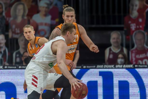 时进球让曼 时进球让曼